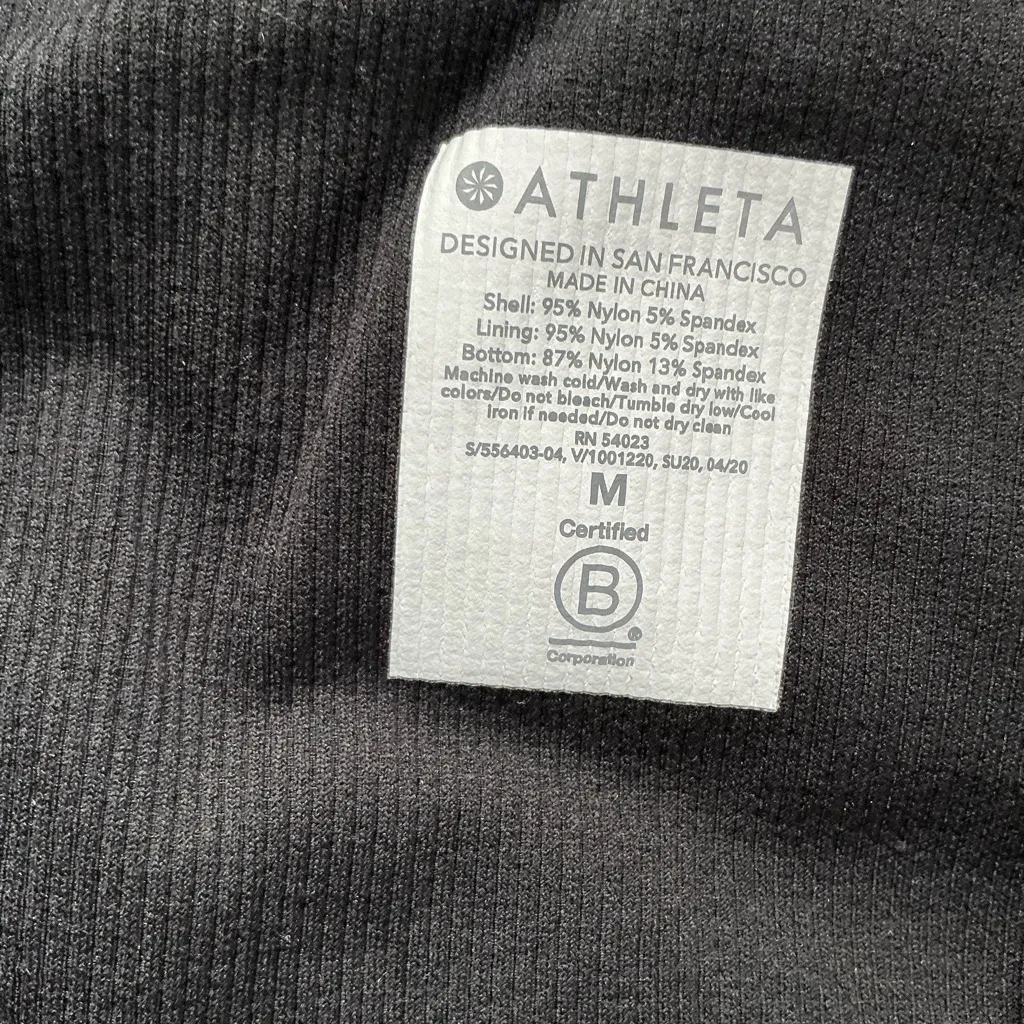 Lululemon shorts+ Athleta sport top 🖤🩷 - Image 5