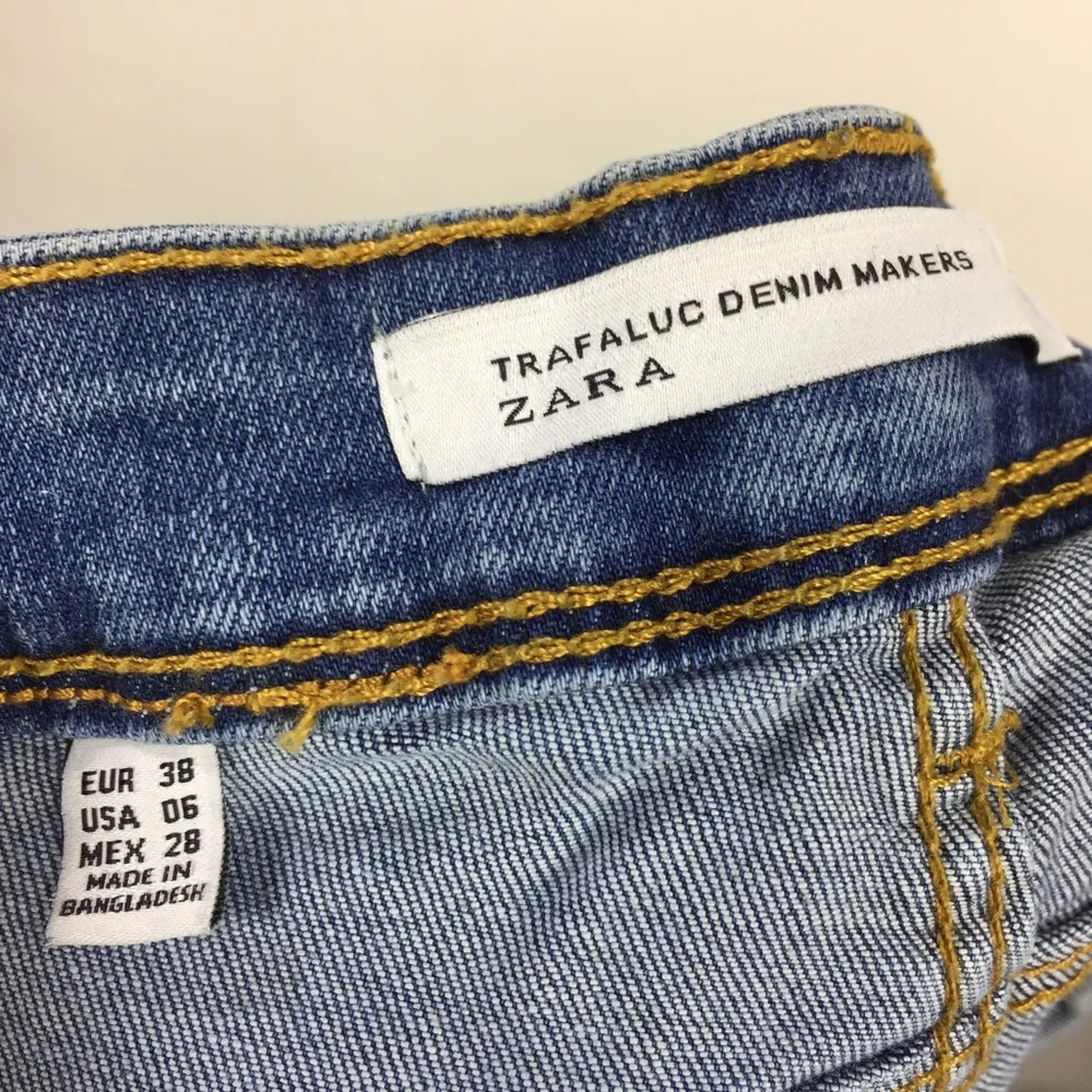 Zara Trafaluc Denim Shorts Raw Hem 6 - Image 2