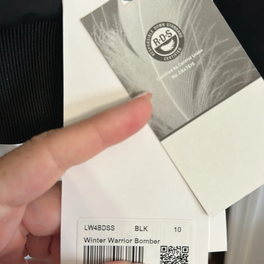 Lululemon winter warrior bomber -size 10 - Image 7