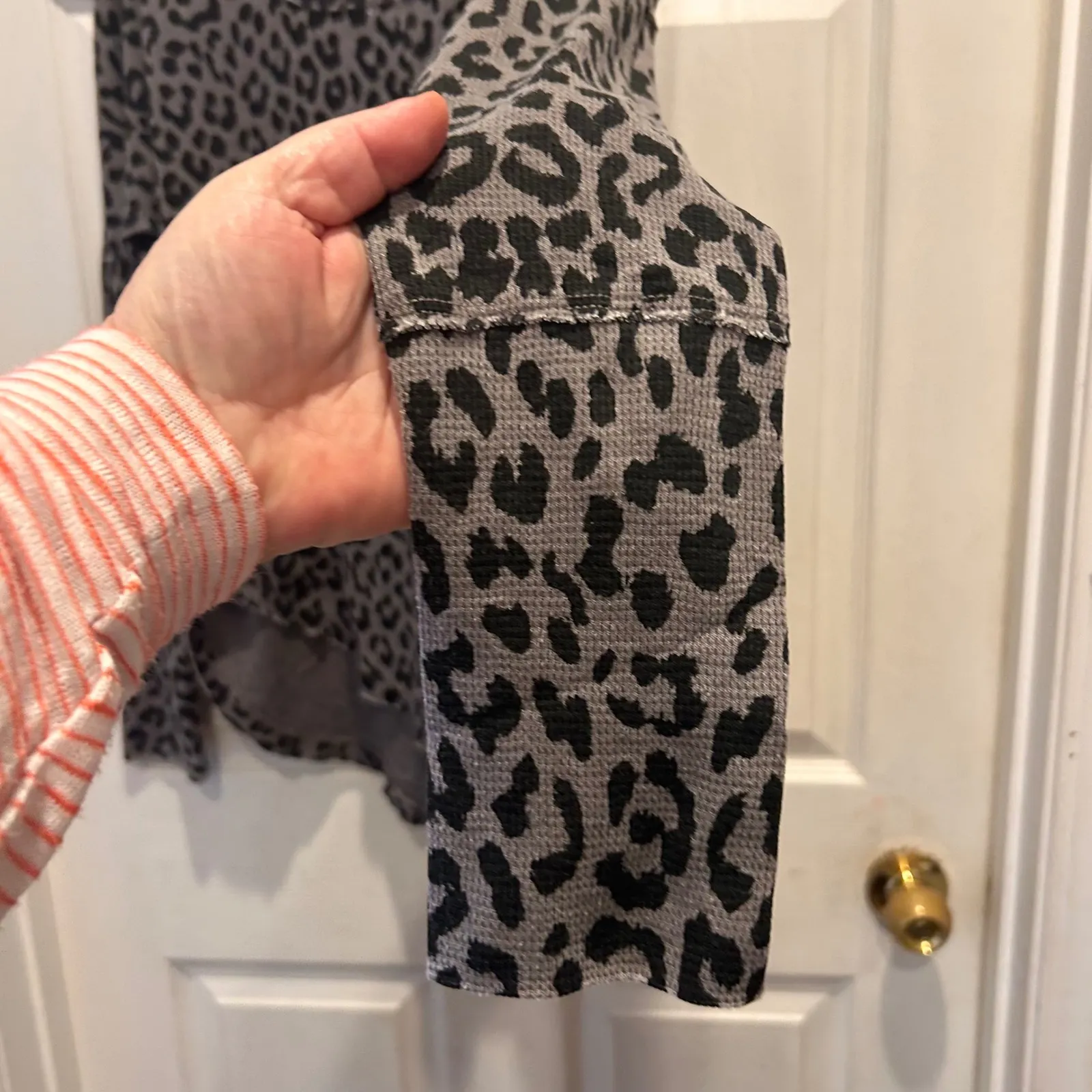 Lucky Brand Leopard Print Long Sleeve Thermal Top Women Size Large‎ Boho Grunge - Image 4