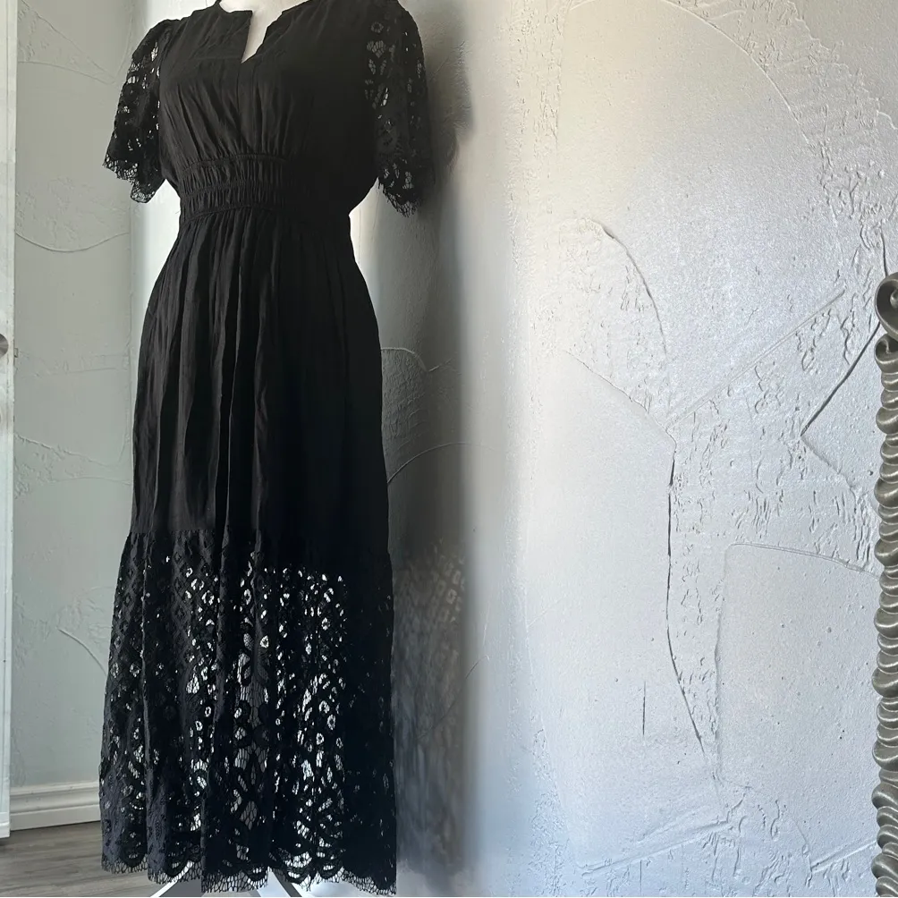 Chic Black Lace Maxi Dress Size M - Image 7