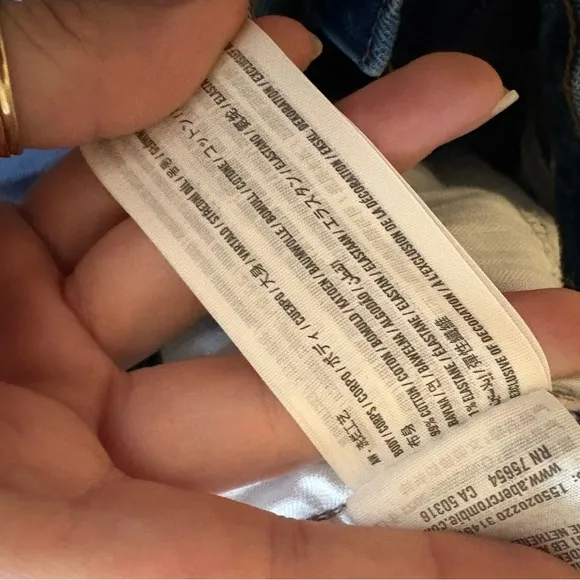 ABERCROMBIE & FITCH 90s Straight Ultra High Rise Jeans Size 10/30 Short‎ - Image 3