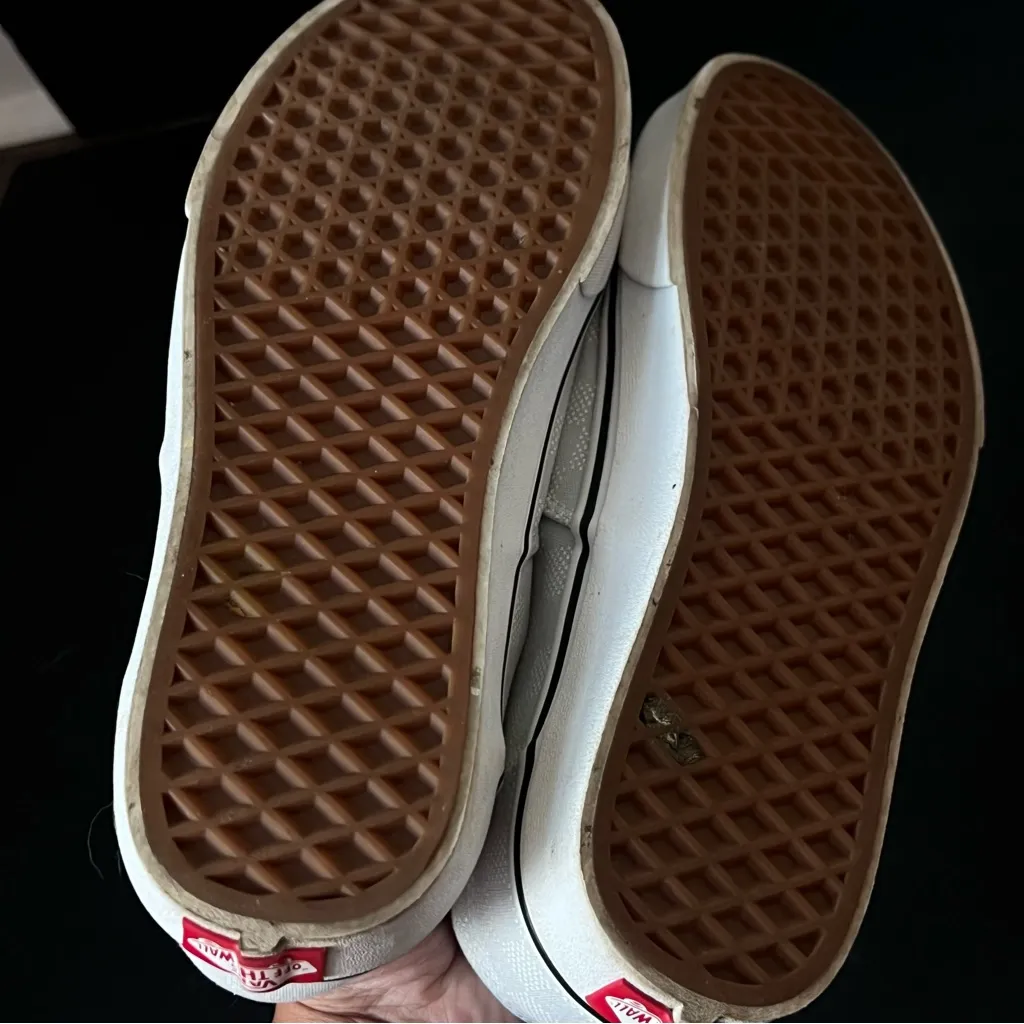 Vans Gray and white checkered low top womens sneakers, size 9 - Image 7