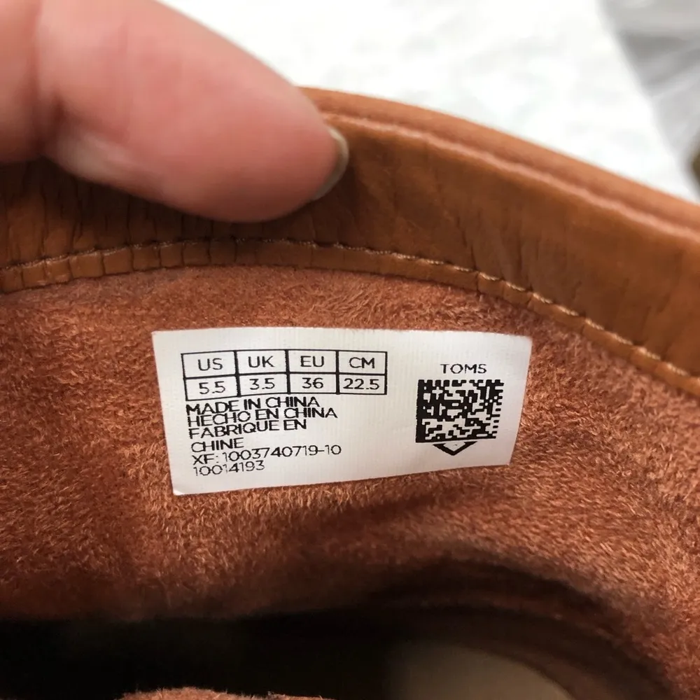Toms suede rust orange booties size 5.5 - Image 7
