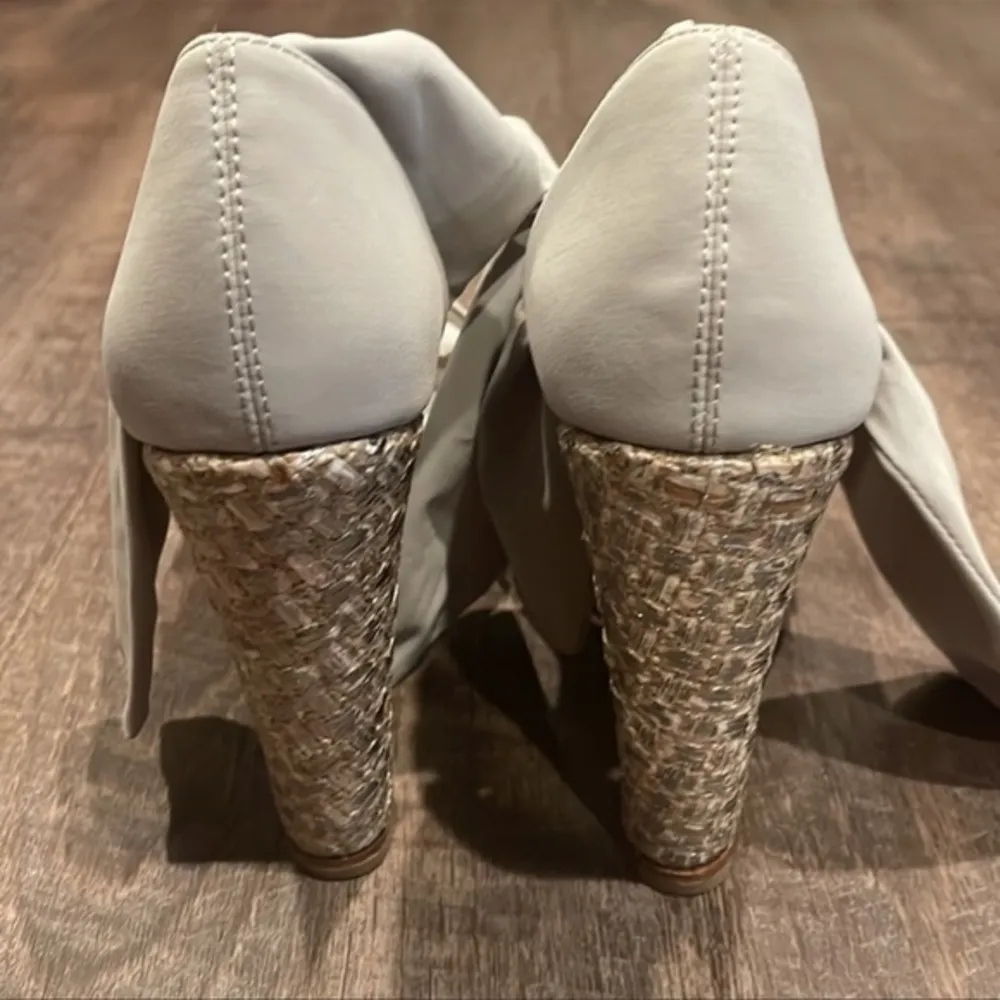 Donald J Pliner fabric ankle tie platform wedge Size 9 - Image 4