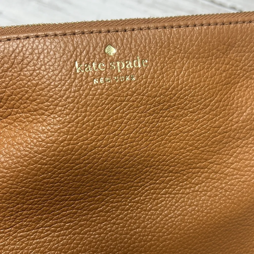 Kate Spade Camel Tan Pebbled Leather Zippered Clutch Bag - Image 4