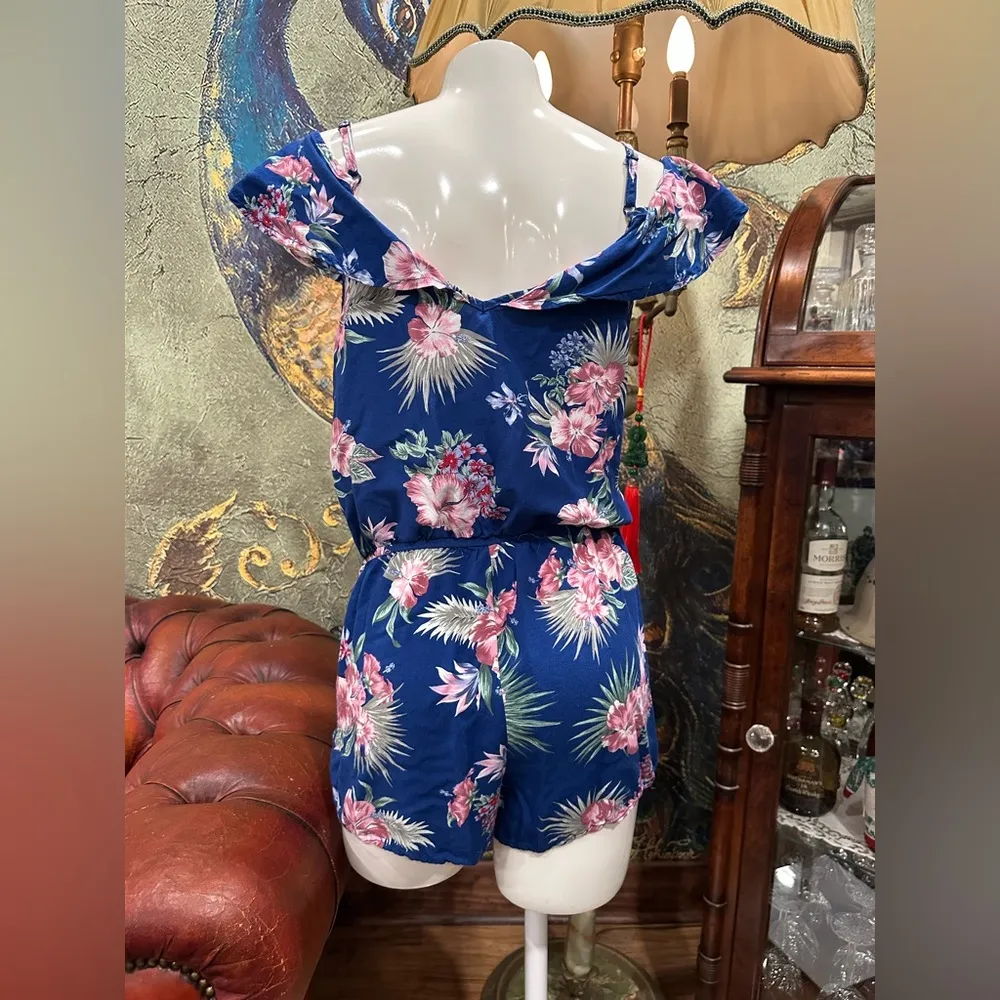 EUC SHORT off shoulder tiki Floral Blue Romper Size L - Image 3