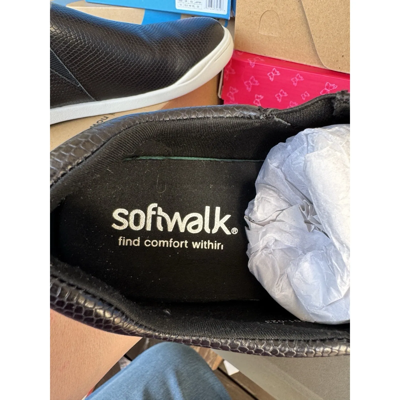 Softwalk Arezzo Women's Shoe Black Leather Slip On Zip Comfort Sneaker Size 9.5 - Image 10