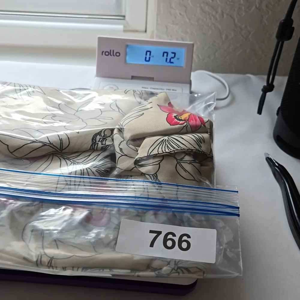 Zara Tropical Short Sleeve Hibiscus Floral Hawaiian Blouse size XL - Image 13