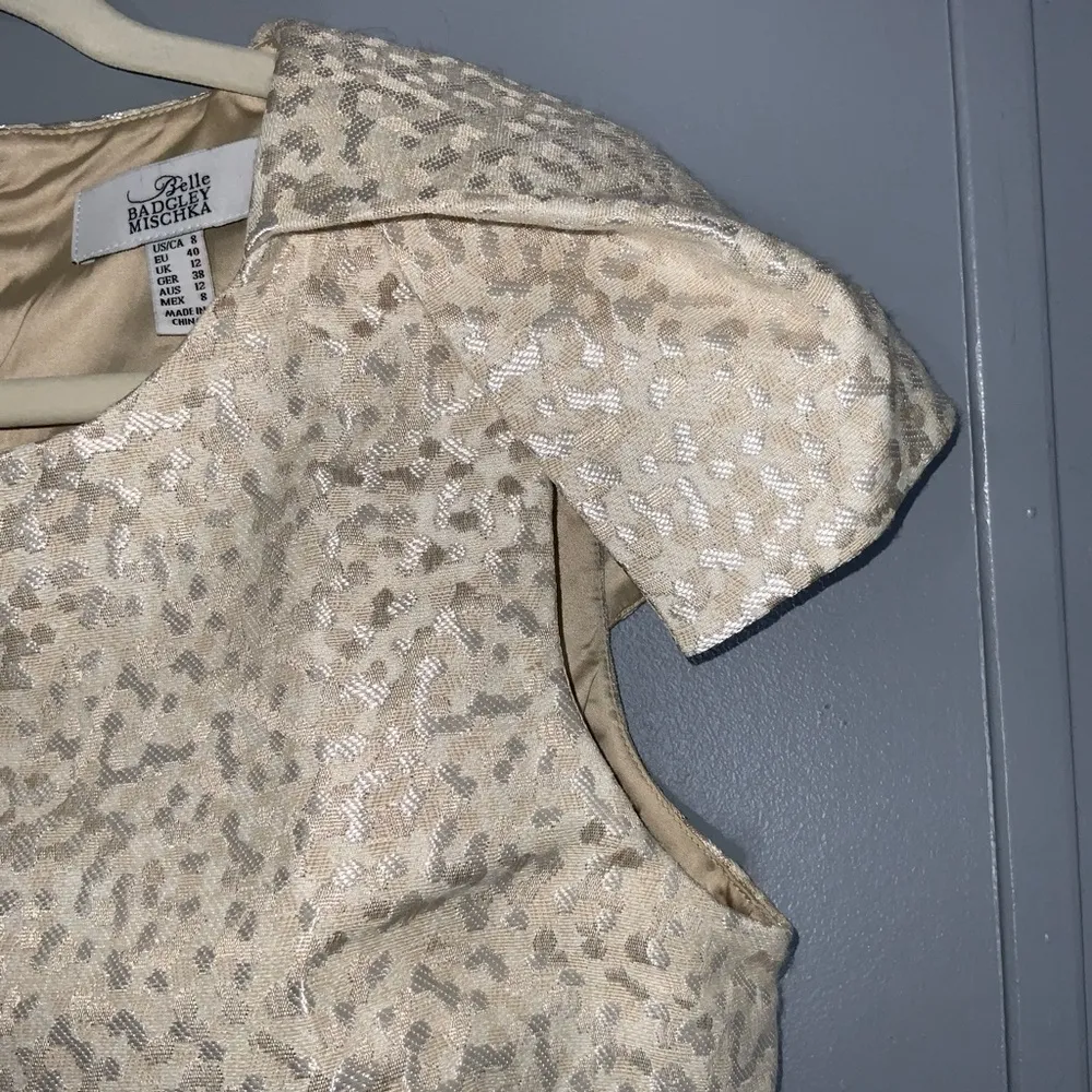 Belle Badgley Mischka Gold Cap Sleeve Crop Top Exposed Gold Zipper Back Size 8 - Image 6