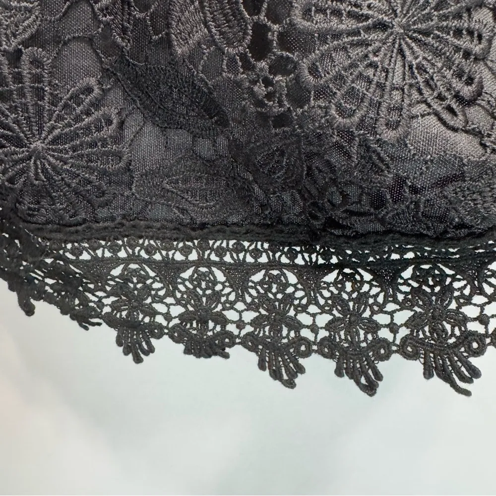 KAii Elegant Black Floral Lace Overlay Sleeveless Peplum Top Whimsigoth Coquette Size L - Image 10