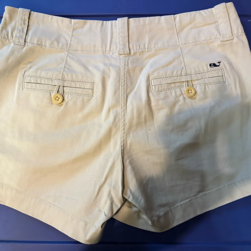 Vineyard Vines Women's Cream Shorts - Image 4