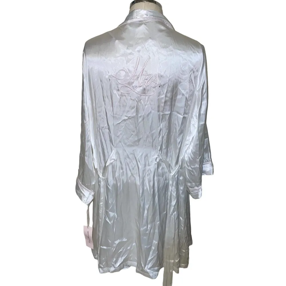 'Mrs' Embroidered Robe/Slip 2 Piece Set in Ivory Size XL NWTs - Image 9