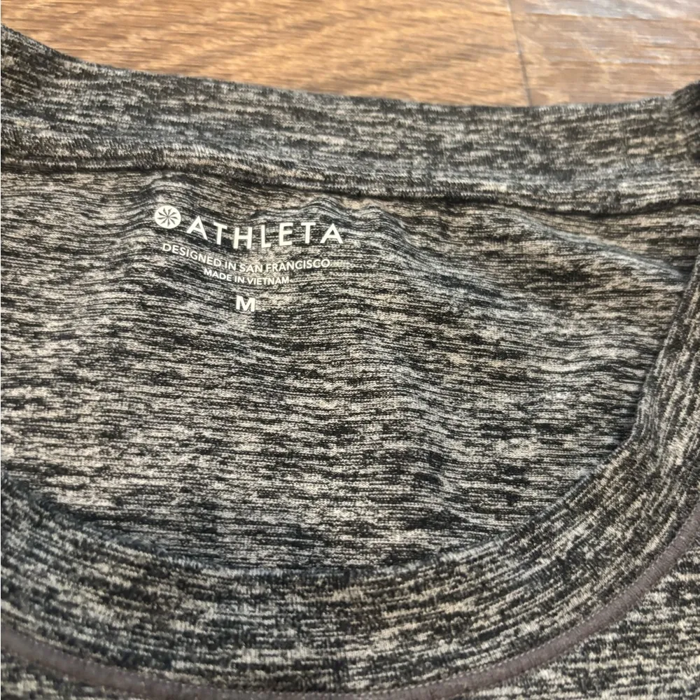 ATHLETA Uptempo Top - Women’s Medium -EUC - Image 4