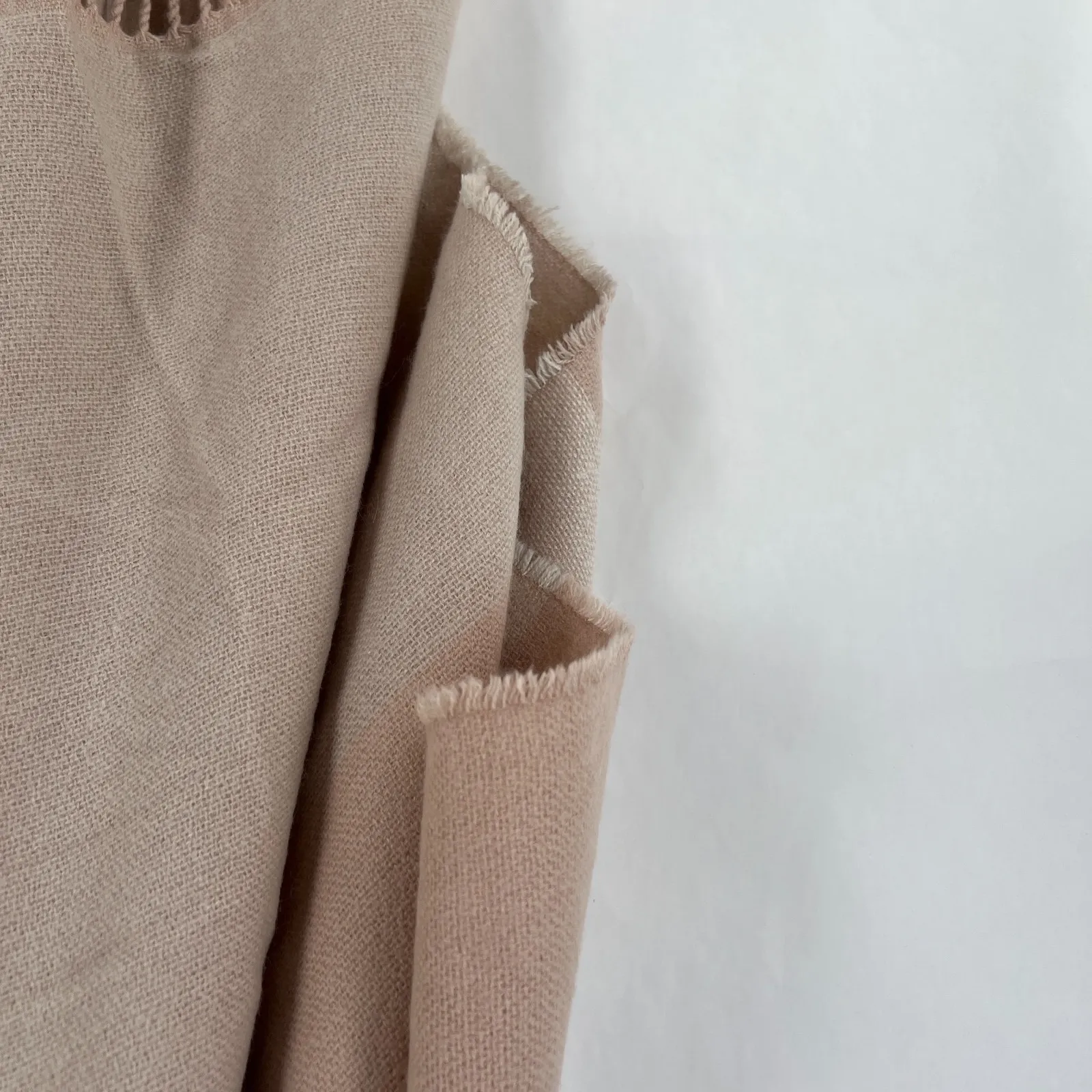 Soia & Kyo Poncho Shawl Womens One Size Pink Cream Knit Fringe Trim Outdoor - Image 9