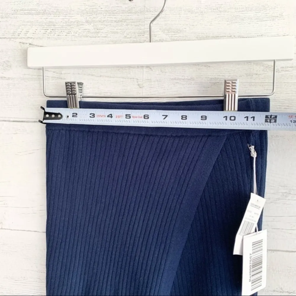 Good American Navy Off Site Front Slit Ribbed Knit Skirt - Image 8