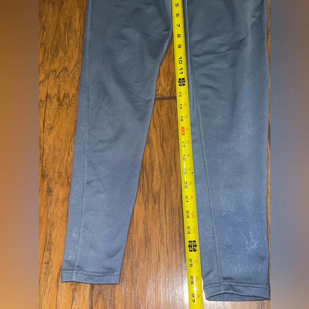 Adidas Women's Embossed Cold Weather Climalite Raw Steel leggings woman’s M - Image 6