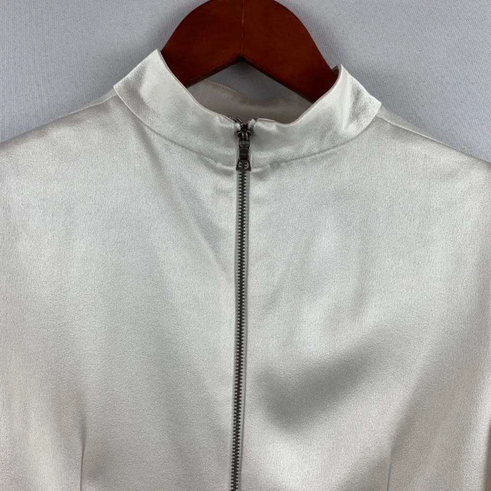 Women’s Alice & Olivia Crème Puffy Shoulder Cropped Jacket Sz 4 - Image 4