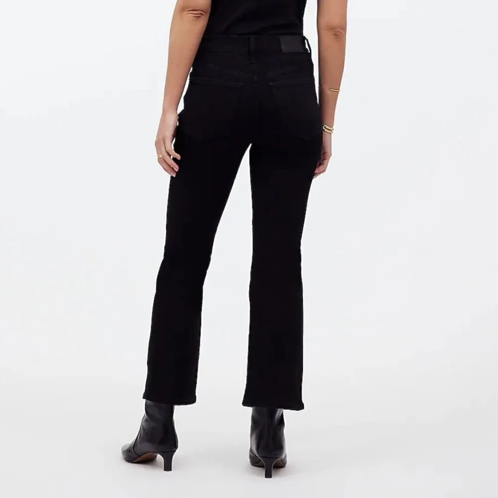 Madewell Petite Kick Out Mid-Rise Crop‎ Jeans 27 Black - Image 3