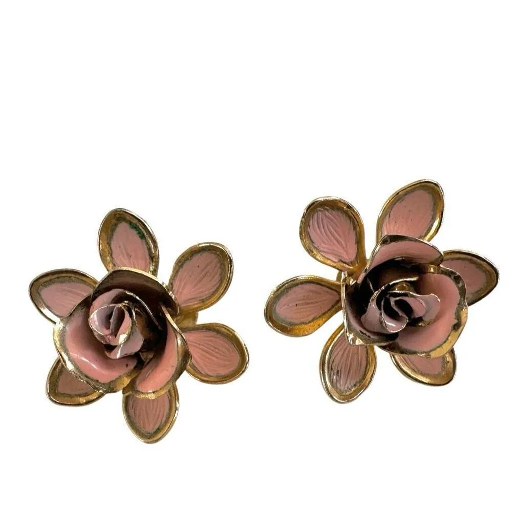 Coro pink and gold tone vintage flower clip on earrings - Image 8