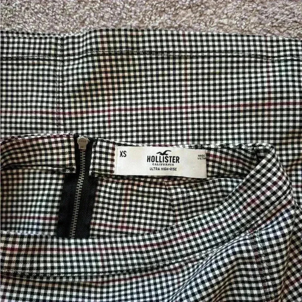 Women's Hollister Plaid Mini Skirt Size Extra Small Fall Fashion Checkered - Image 3