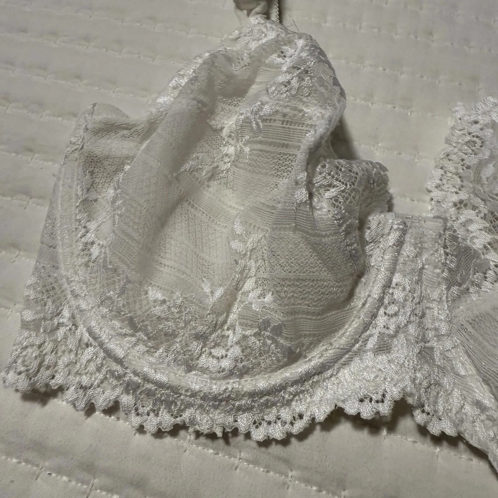 Wacoal 34DD Embrace Lace White Flower Floral Bra Underwire Unlined 65191 - Image 3