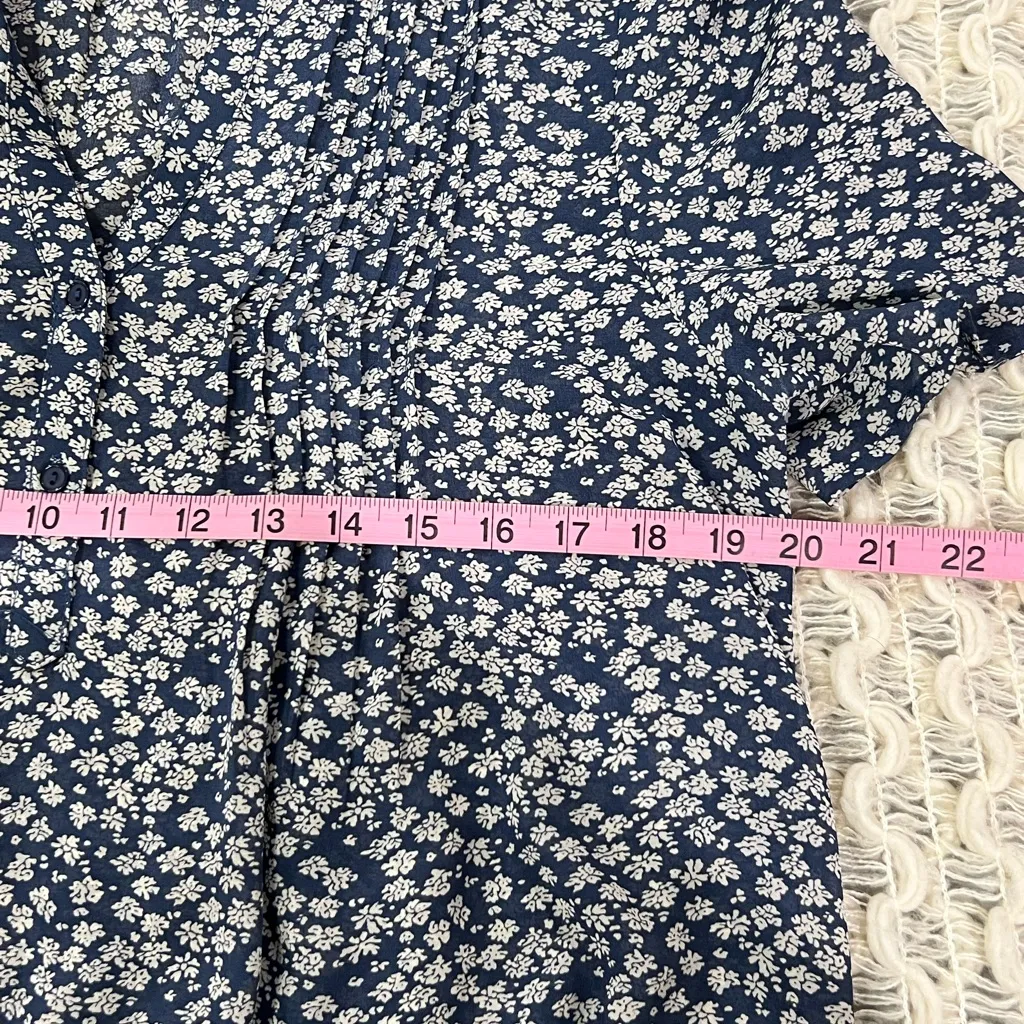 Ruffled Collar V-neck Pleated Button Up Floral Print Lightweight Navy Blue White - Image 5