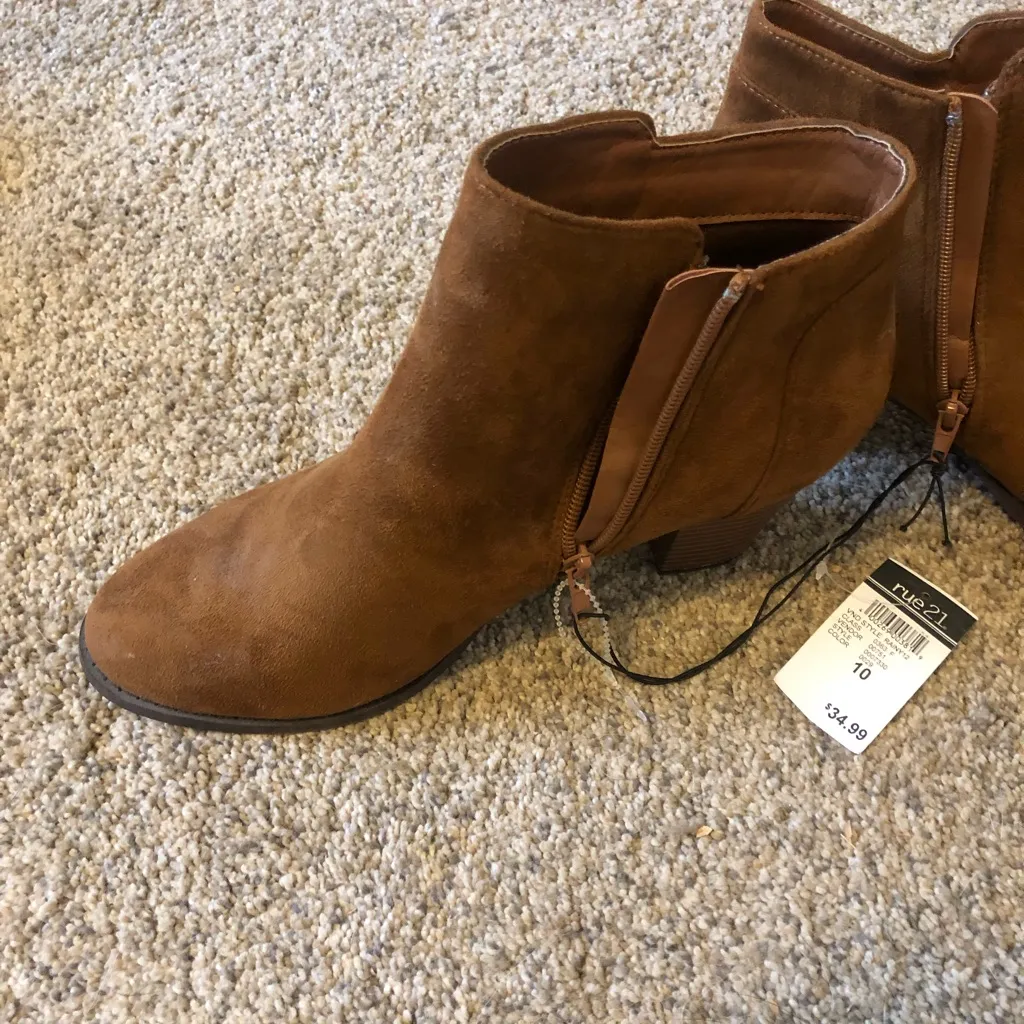 Rue 21 size 10 short boots - Image 3