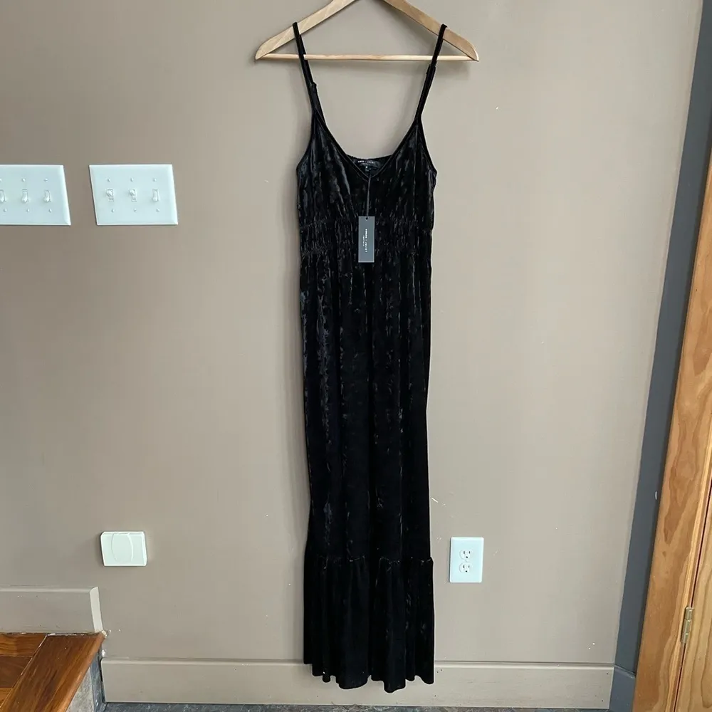 NWT Romeo + Juliet couture Velvet Maxi Dress in Black Size Medium‎ - Image 3