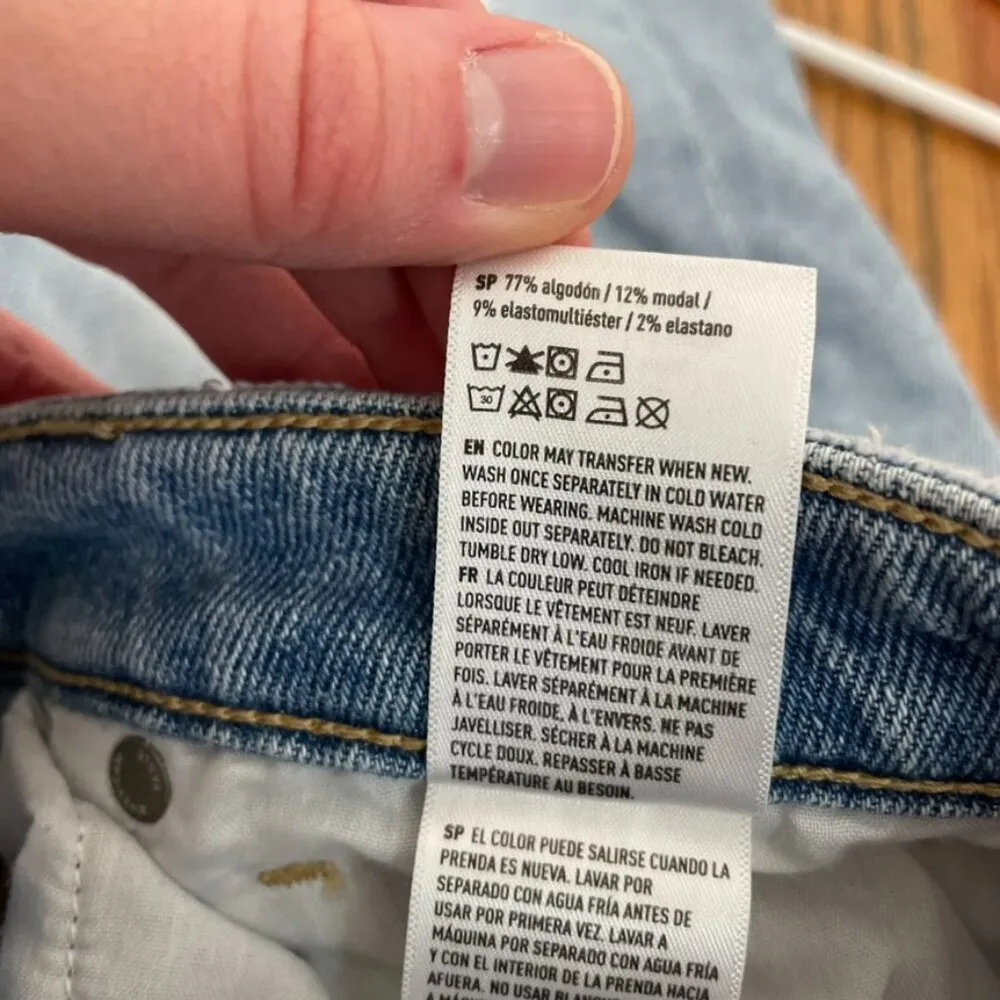 AMERICAN EAGLE AE Stretch Ripped Mom Jean Light Wash High Waisted Distressed 2 - Image 12