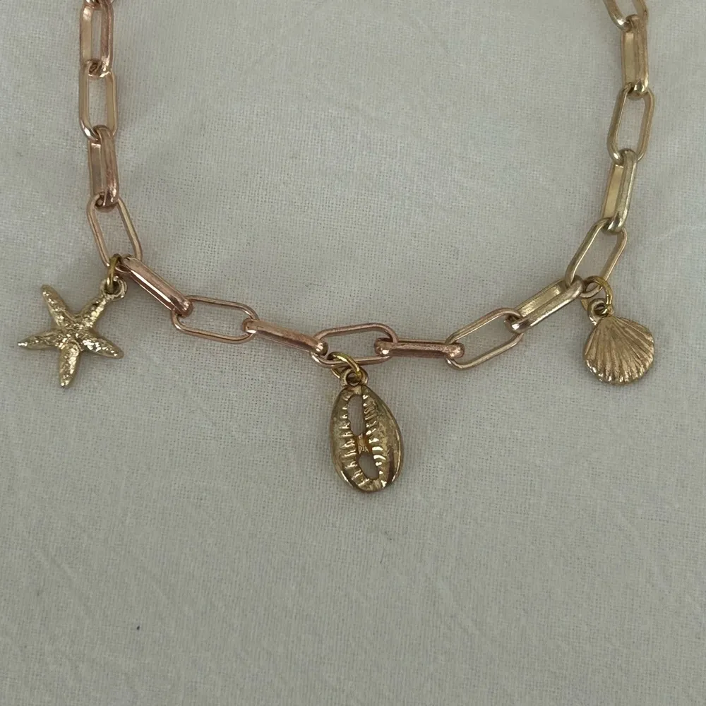 FREE WITH PURCHASE | Beach Themed Charm Bracelet - Image 3