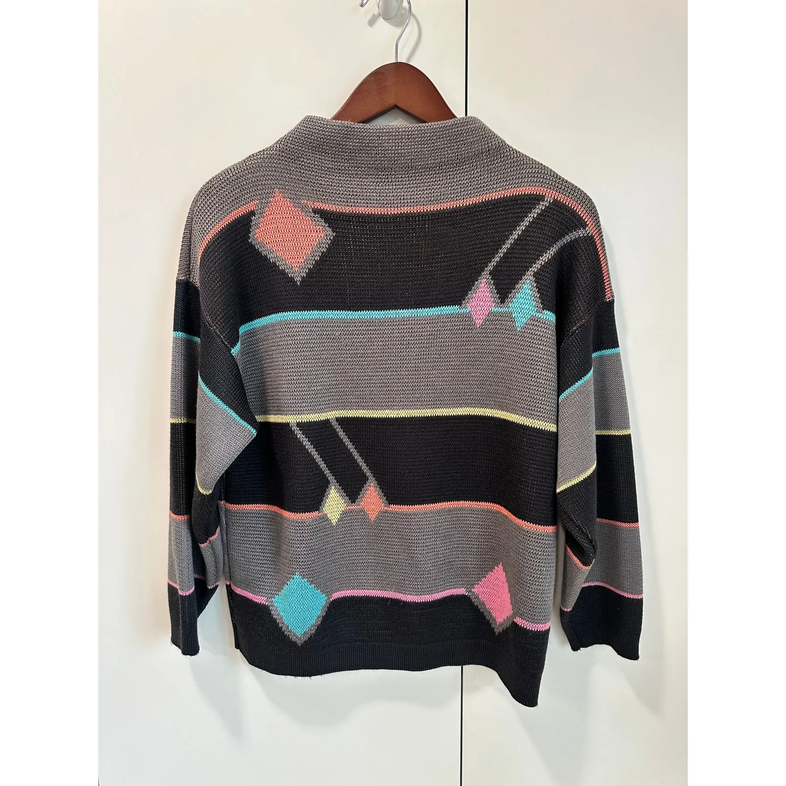 Vintage Graphic Print Sweater Modern Size Medium Mockneck Multi Colored Gray - Image 8