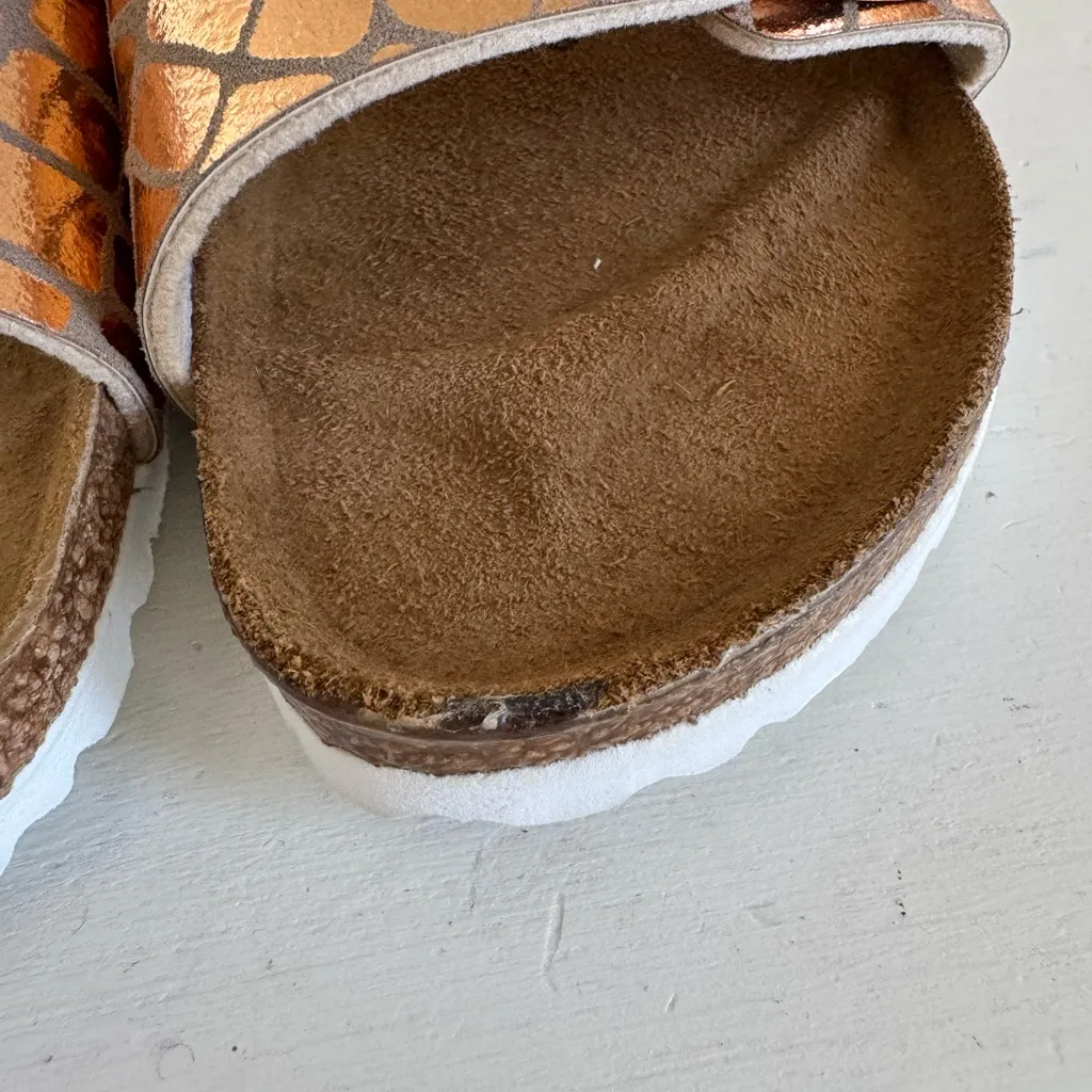 Birkenstock Arizona rose gold Gator Gleam sandals size 37 (woman’s 6 - 6.5) - Image 5