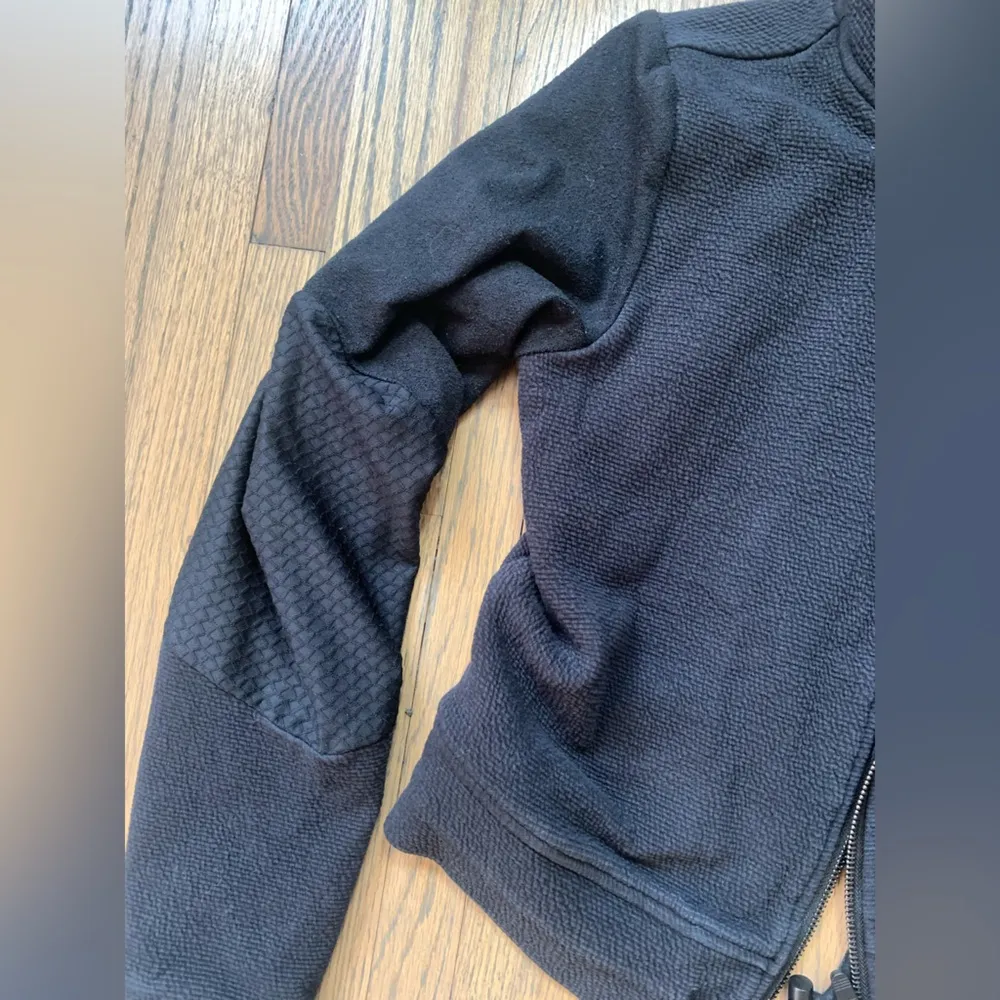 Gymshark cropped zip up hoodie sweatshirt - Image 2