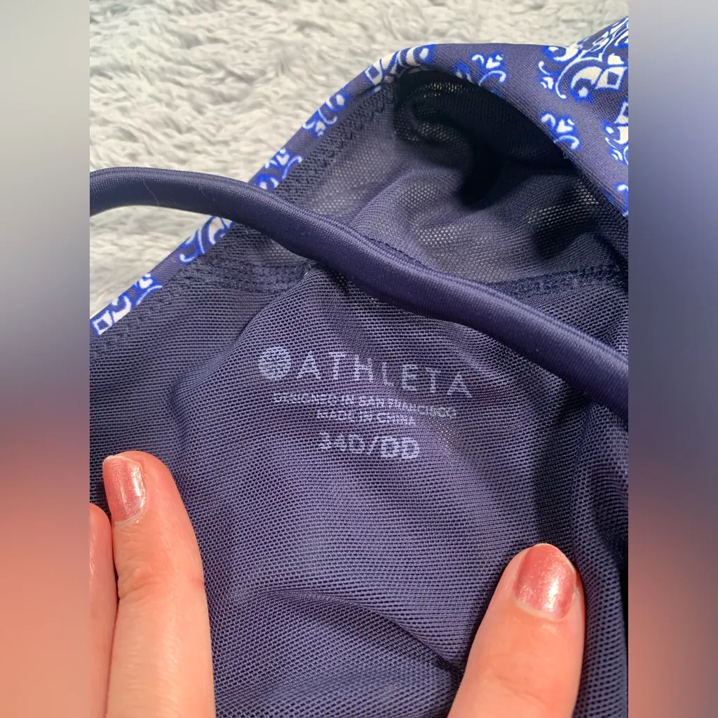 Athleta swimsuit top blue 34D/DD - Image 7