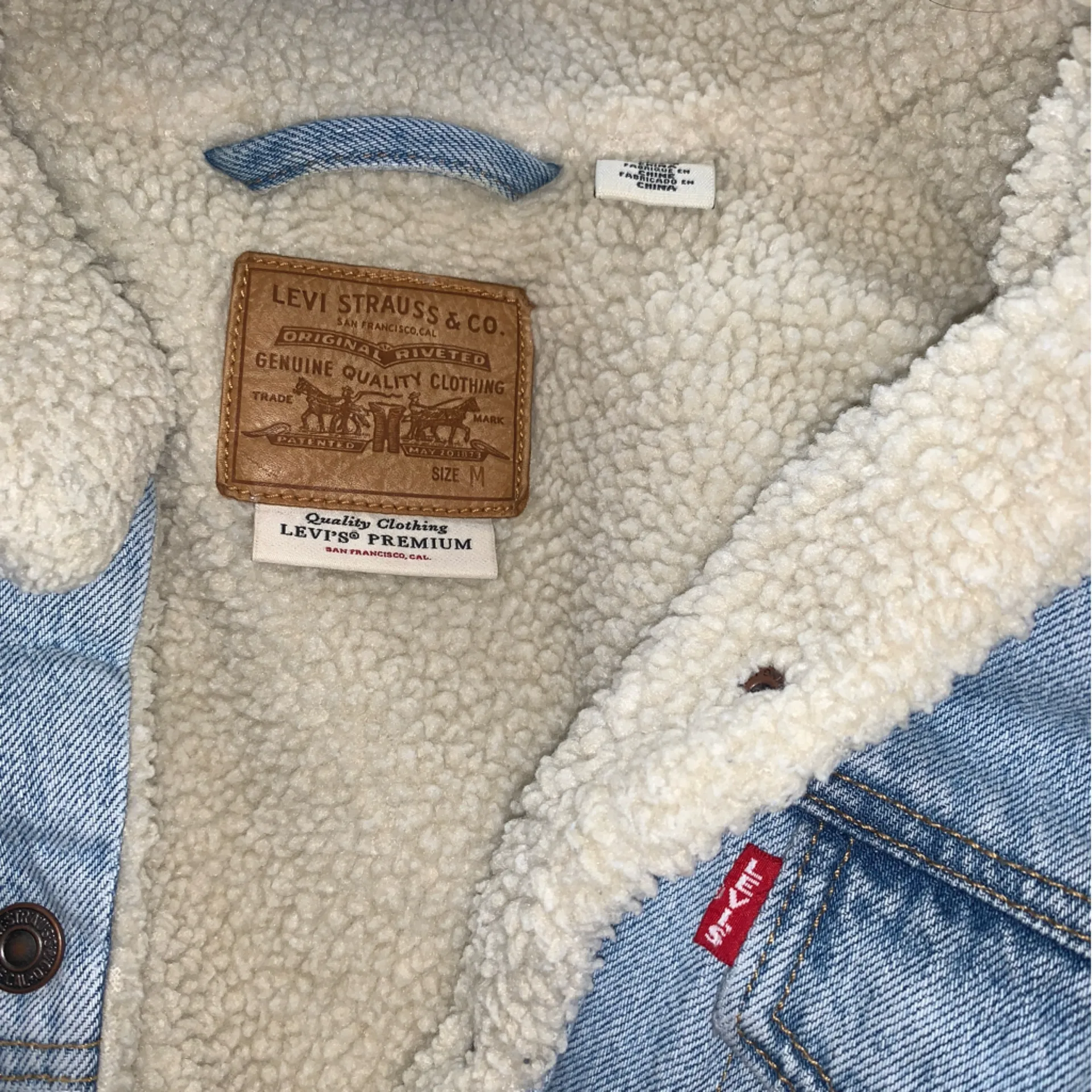 LEVI’S Sherpa Denim Jacket - Image 7