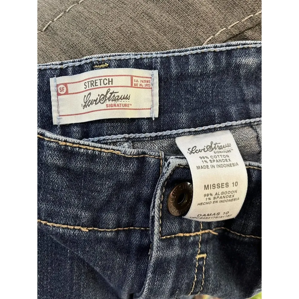 Levi’s Vintage Stretch Denim Raw Hem Mid Rise Shorts Womens Size 10 - Image 5