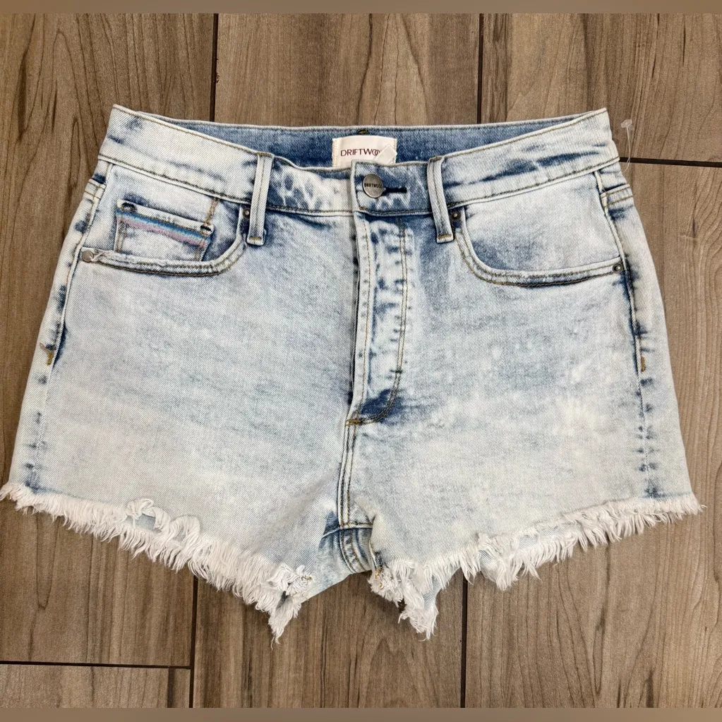 New! Driftwood Goldie High Rise Jean Shorts 
Ziggy Stardust Denim Sz‎ 26 $128 - Image 4