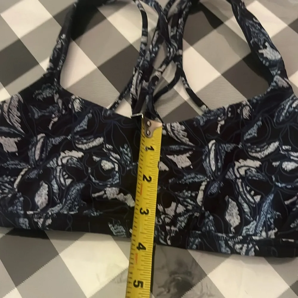 Lululemon Women’s Strappy Back Sports Bra Sports Top Size 2 - Image 9