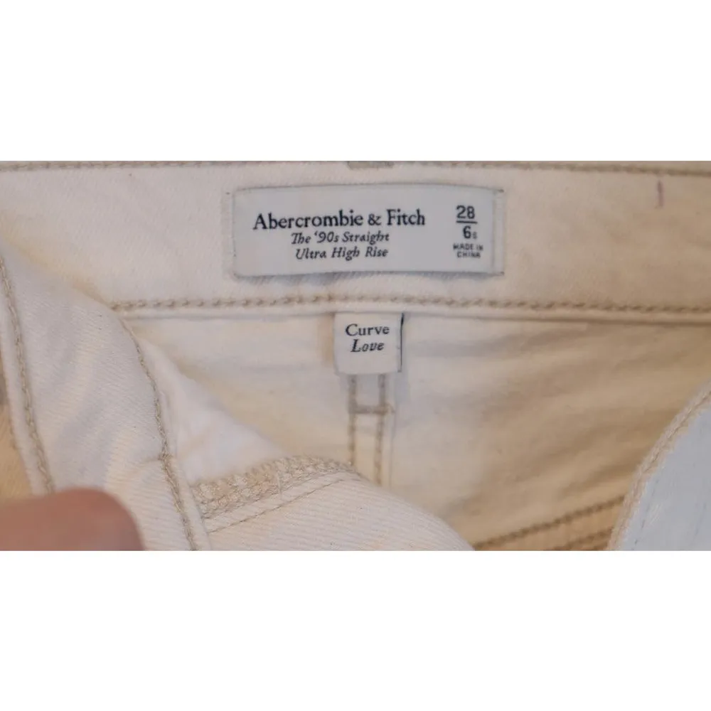Abercrombie & Fitch Curve Love '90s Straight Ultra High Rise Jean Shorts Sz 28 6 - Image 3