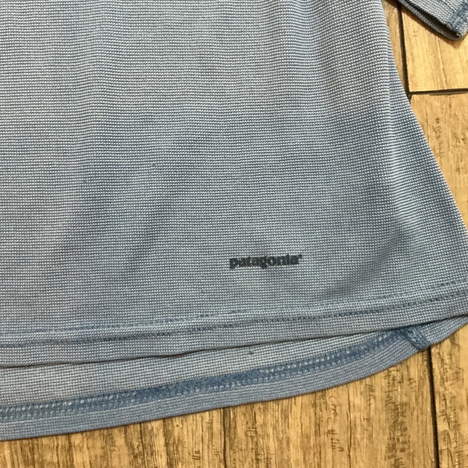 Patagonia‎ Long Sleeve V Neck Baselayer Top Women's Small Blue Performance Shirt - Image 2