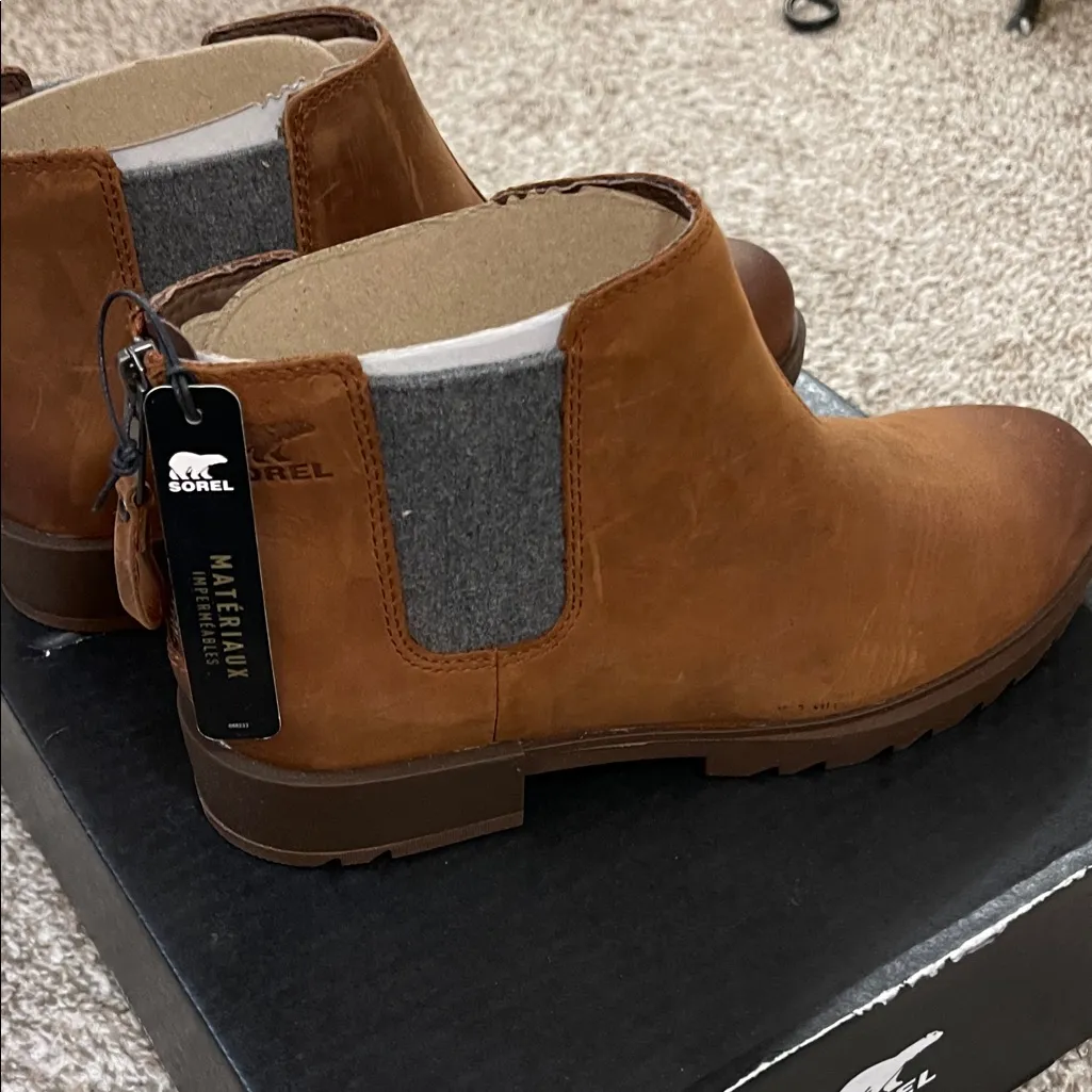Sorel‎ Emilie II Chelsea Heel Zip Boots size 8 new in box - Image 2