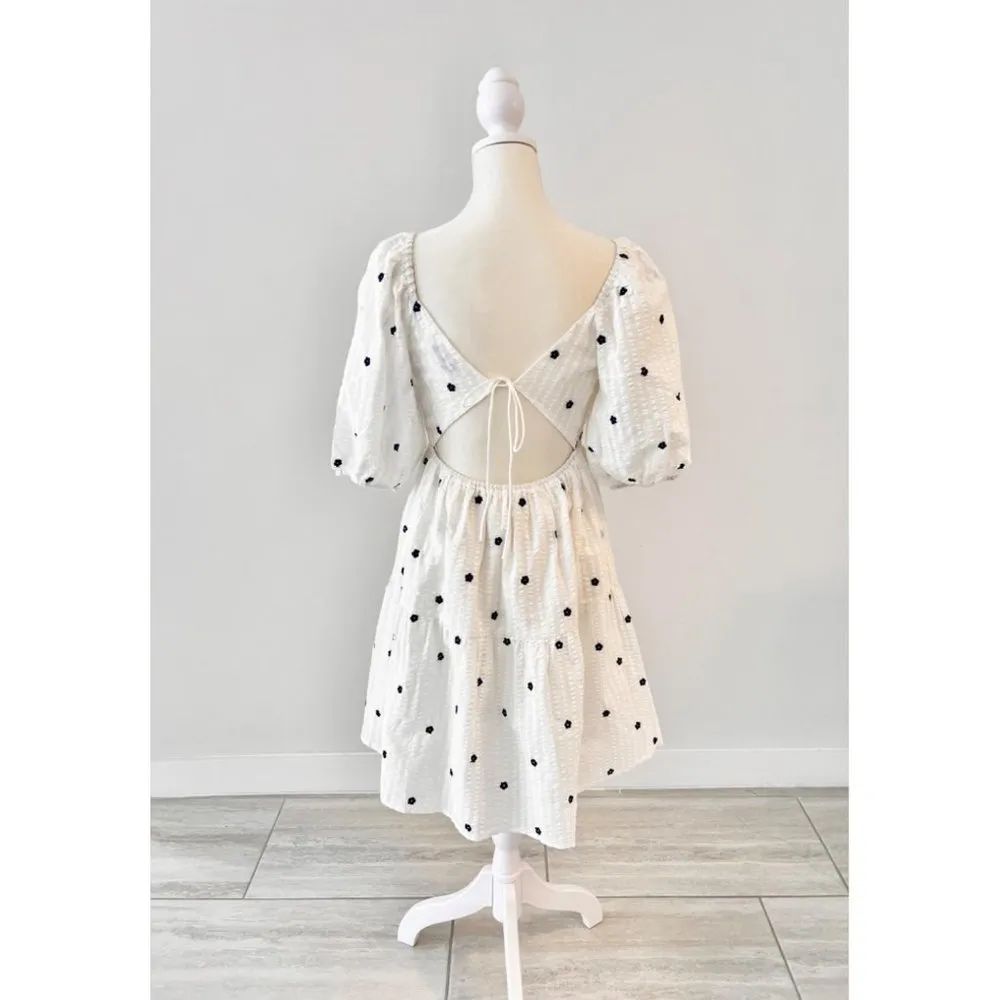 Selene Dress Navy Embroidered Daisies size small  excellent pre owned condition - Image 2