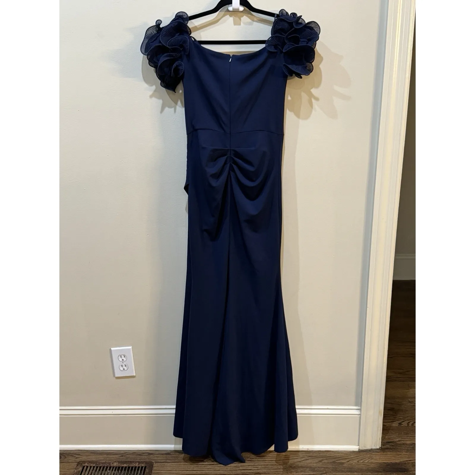 XSCAPE Navy ROSETTE Off the Shoulder RUFFLE Sleeve RUCHED‎ Waist GOWN Size 4 - Image 6