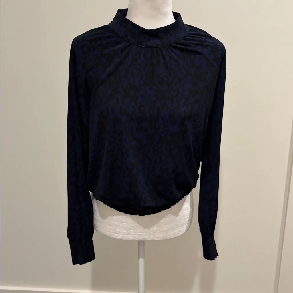 New With Tags Evereve Allison Joy Dean Mock Neck Top Sz M - Image 5