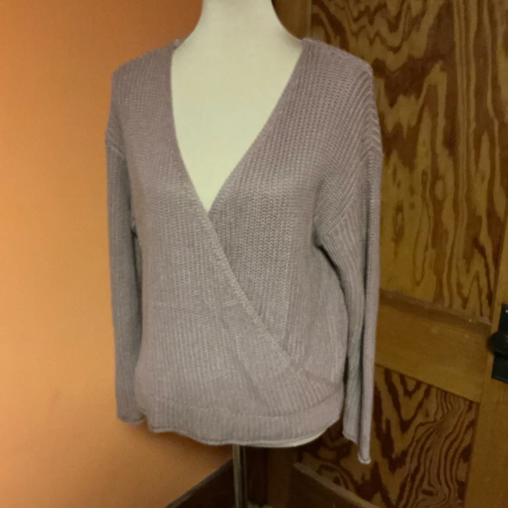 Moon & Madison Sexy plunging open back sweater Size M - Image 9