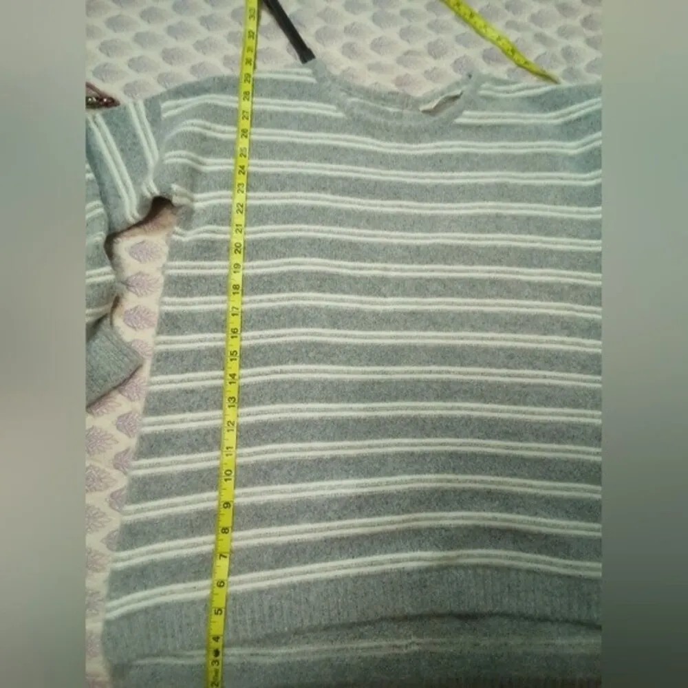 Soft sorrowndings small sweater top - Image 10