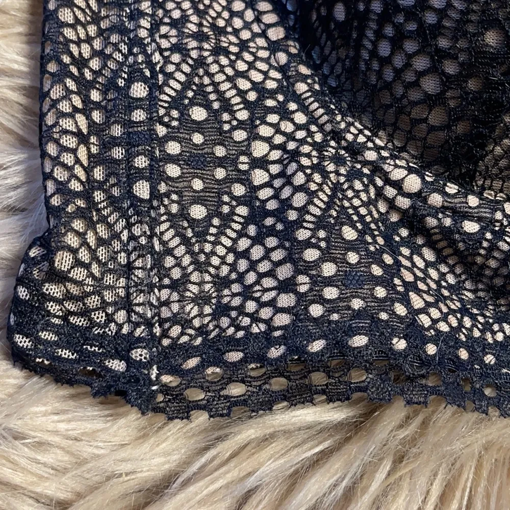 Lacey Padded Underwire Bra Size 36B Black - Image 5