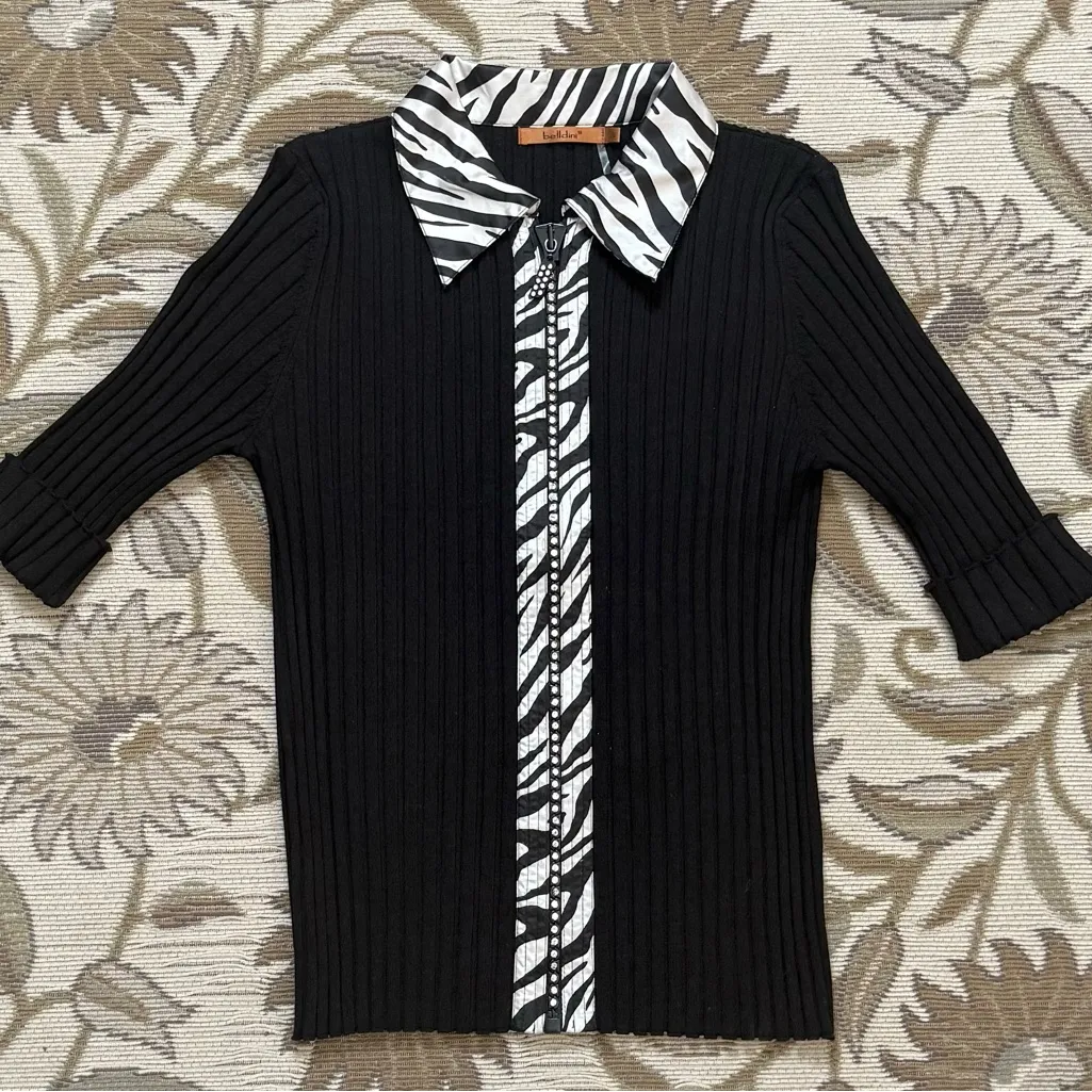 Belldini Vintage Sweater Black Ribbed Top Zebra Rhinestone Zipper L Large - Image 4