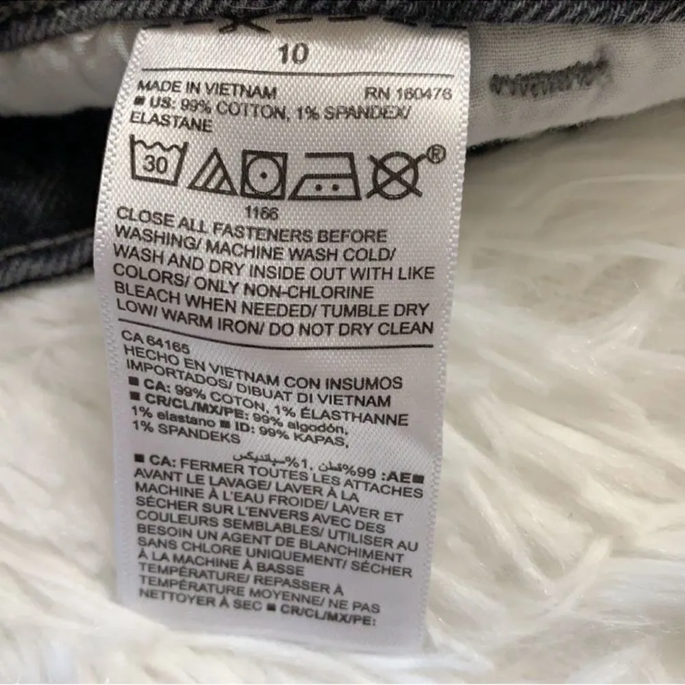 Old Navy Gray Denim Shorts.(Size 10) - Image 5